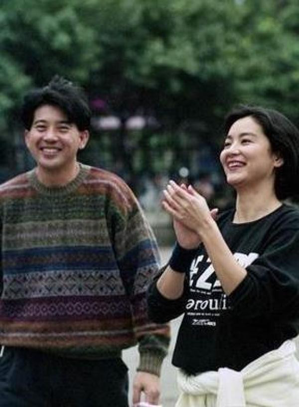 秦汉: 与林青霞虐恋20年, 看了他76岁的处境, 证明周润发没说错!(香港明星,林青霞,秦汉,周润发演的电影)