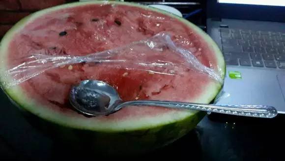 吃了隔夜西瓜才一会儿