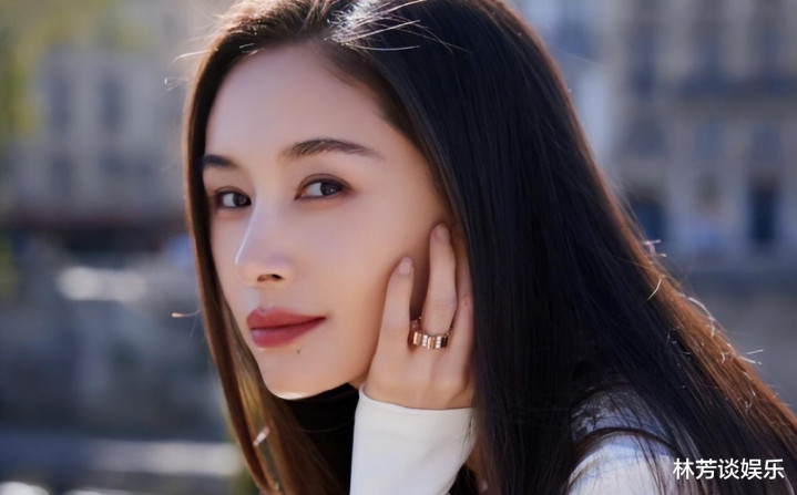 ����������һ���Ĵ�����, ��֪���������ڡ�ק��ʲô!(����������Ȼ������)