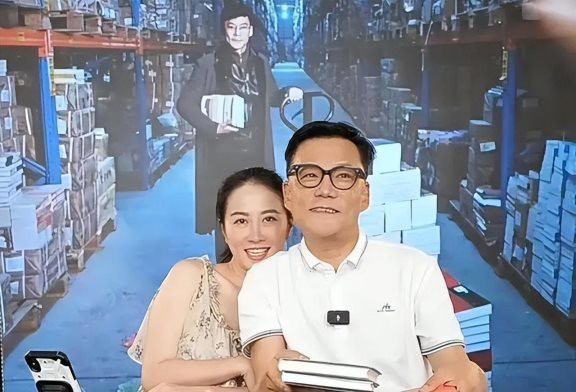 ǡŮ? Ҷ诵ǵСĻ, ȫдϡ!(,,Ҷ,)