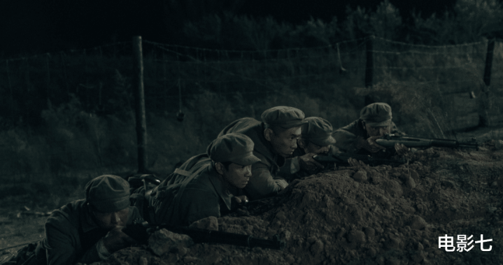 �����Ӣ�ۡ����ӱ���, ֣�������˸���ͷ, �ⲿ��ץס����������