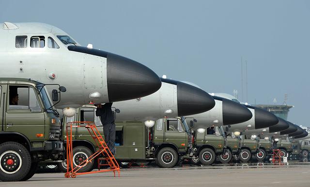 美军f14直扑中国领空还想迫降轰6? 中国连夜给轰炸机下死命令