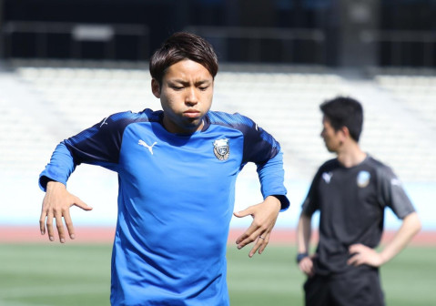 东方龙狮叶鸿辉 战川崎争取拿分!