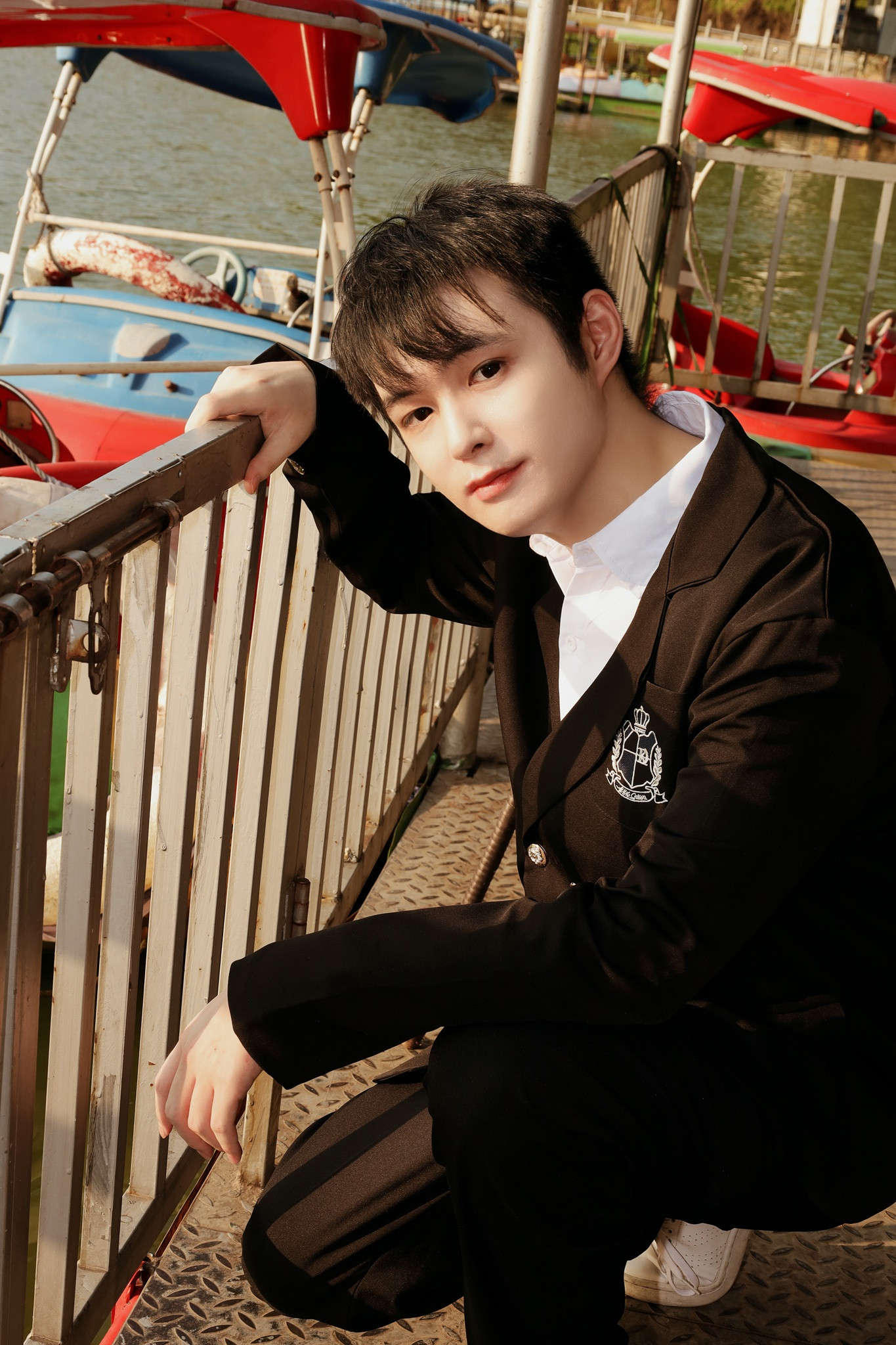 【细思极恐】日本动漫风的人类终局: 无用阶级被圈养