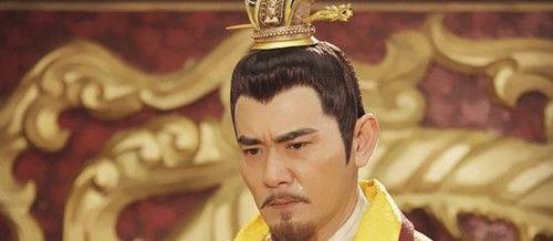 此人听到一和尚念经 当晚就偷偷去找他 毫不在意吃了和尚的剩饭