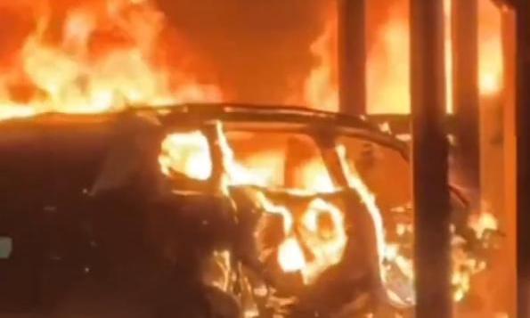 139km/h撞柱起火！懂车帝2年前预警油管隐患，如今预言应验？