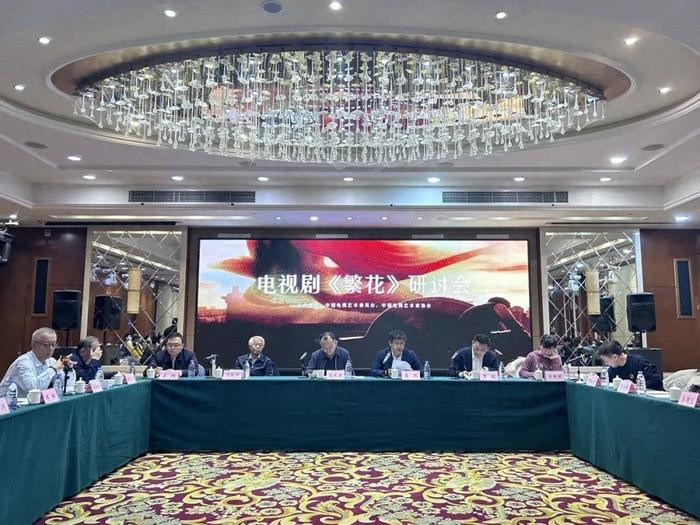 ���Ӿ硶���������ֻ�: �þ����ƶ����÷�չ�����永��(��������)