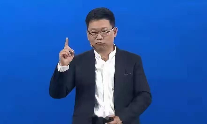 存储成本暴涨350%！手机出货创14年新低：AI吸走产能，厂商被迫砍低端