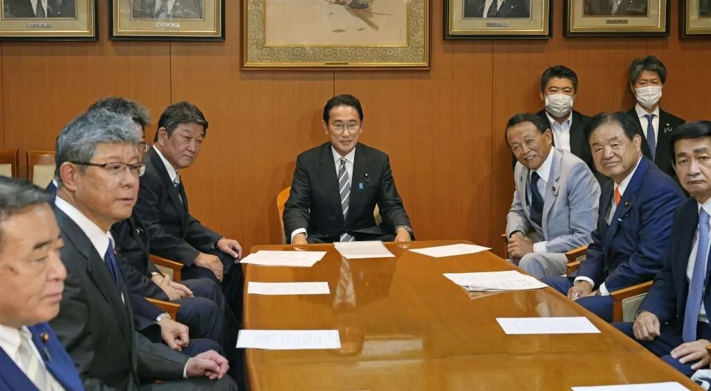 日本岸田内阁新班底公布 安倍派仍受重用