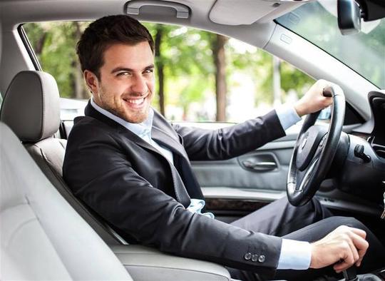 无论是日常出行还是周末休闲旅游,都离不开汽车的存在