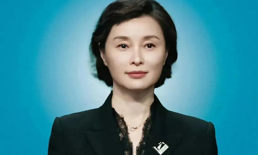 吴越凌晨怒斥AI换脸带货！成本仅千元，花姐你骗了多少钱