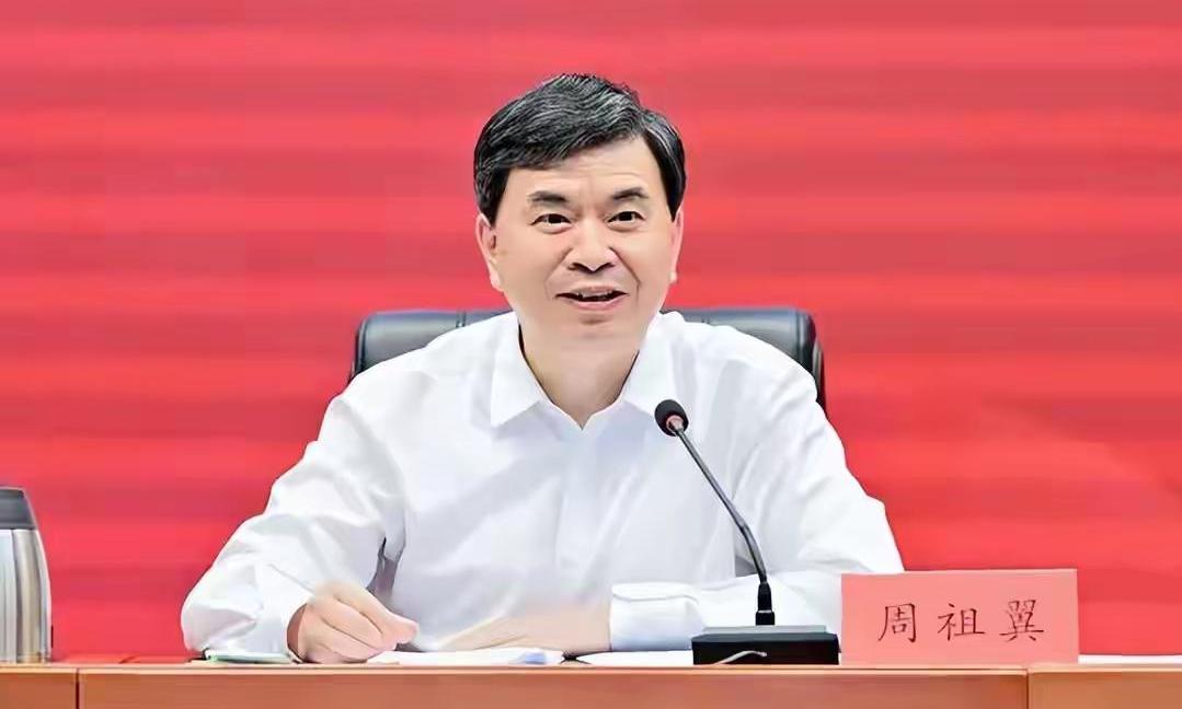 4位70后省级主官同日亮相，履历各异：代际切换加速