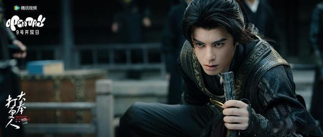 �߲���������װ������, Фս��������������������������ڴ�˭?