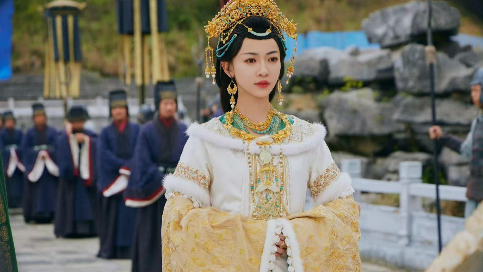 电视剧全网热度榜, 《大梦归离》稳居第一, 你正在追哪部?