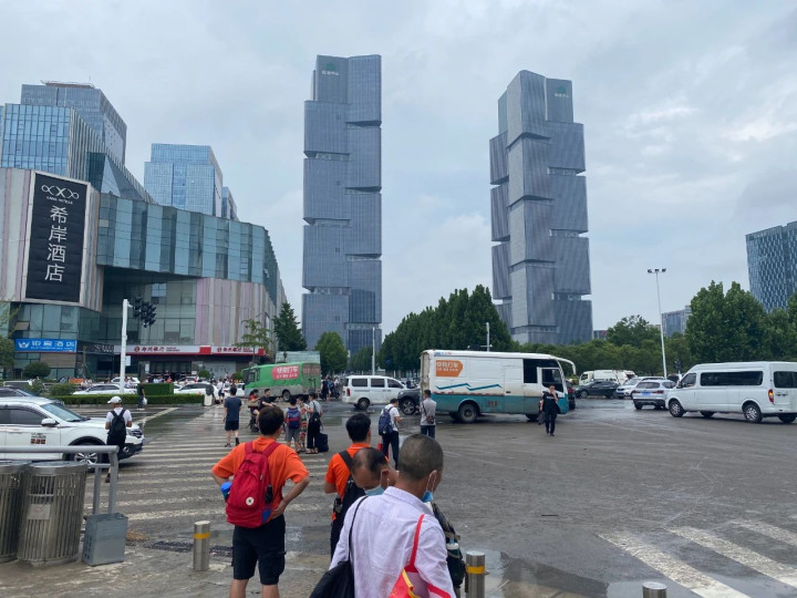 灾后郑州：当一座都市忽然失去了互联网