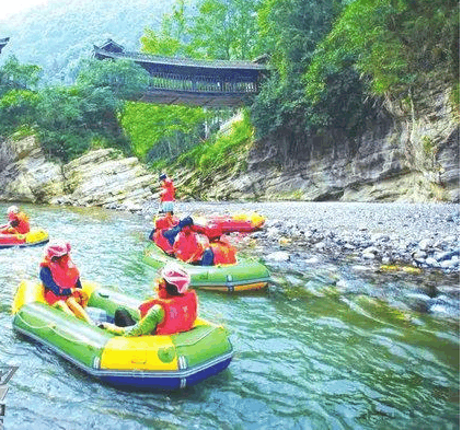 今年夏天,青龙峡,养马峡,南坝,仙海等地将纷纷举办漂流,嬉水,乐水等水