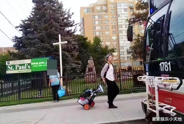 ϲ! СŮϵʽƱ, ĸŮž(ǶС)