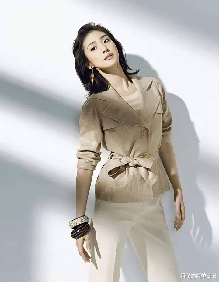 �հ桶���ˡ�, ����8.7, һ������վ�Ů�����ݷ���ˬ��(�����վ綹��)