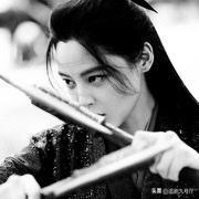 �߲���������װ������, Фս��������������������������ڴ�˭?