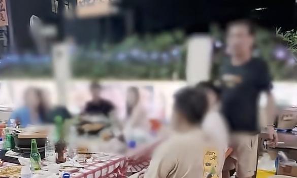 比耶挑衅急救人员？深圳卫健委怒斥：很好玩吗？