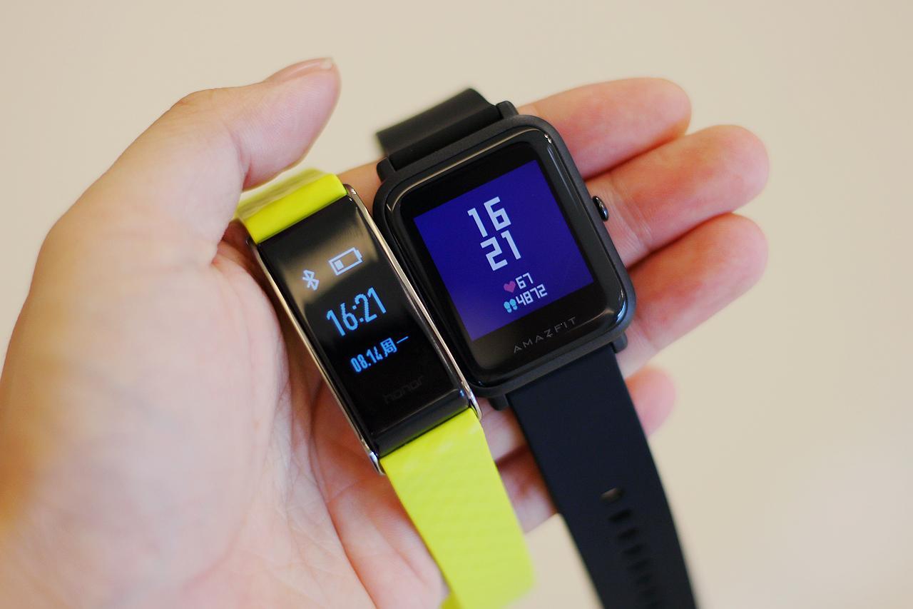 荣耀畅玩手环A2、米动手表青春版, 哪款更值得