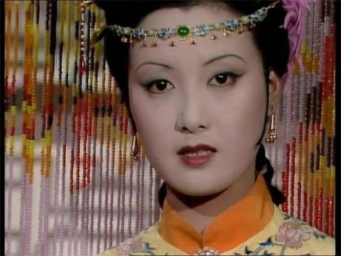 妙玉—姬培杰,她是一名忠实的佛教信徒,热心从事佛教文化的宣传弘扬.