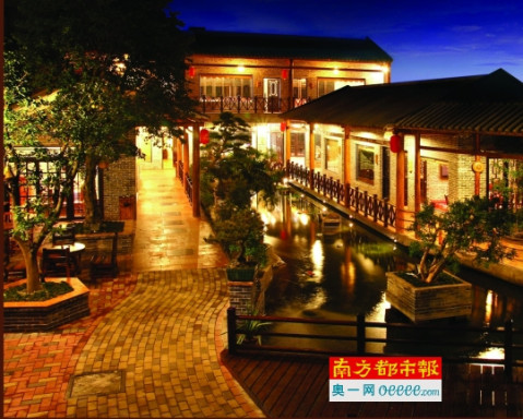 龙悦湾酒家特色菜芥香虾球. 资料图片