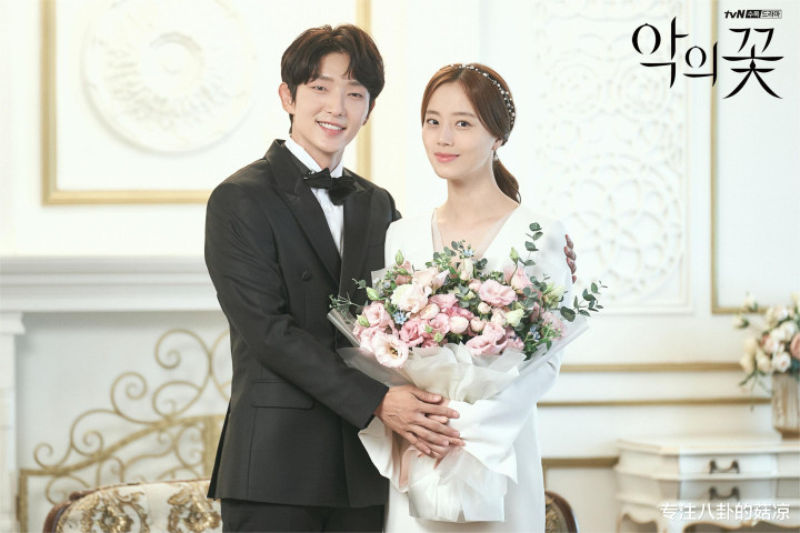 �������ߵ�3�����ľ�, ÿһ��������Ԥ��, ���ڴ���һ��?