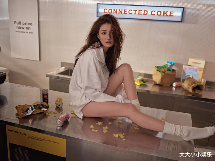 ��V����µķ�������: ����ں��ϵ����ʵ�Ӱ���ϵ�ʱ����ʾ(���ϵ����ʵ�Ӱ�ڼα�)