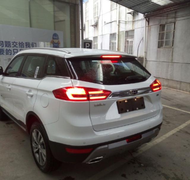 要颜值有颜值, 要配置有配置, 关键是这款国产suv价格才十几万