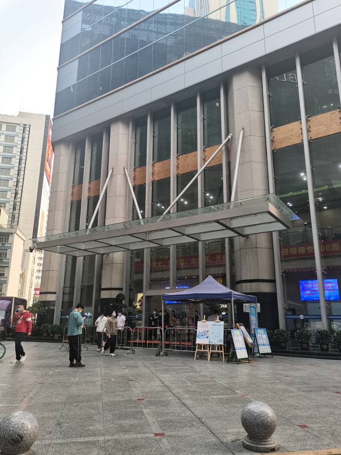 深赛格称"赛格广场大厦振动"事件致亏损5500万元,目前楼内"一铺难求"
