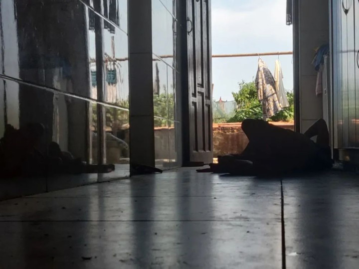 被父母虐待致死的12岁男孩：多次逃跑流浪，临死前被吊在太阳直射的三楼