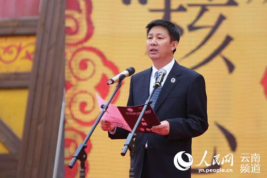 云南漾濞县委书记杨瑜把漾濞核桃打造成世界品牌