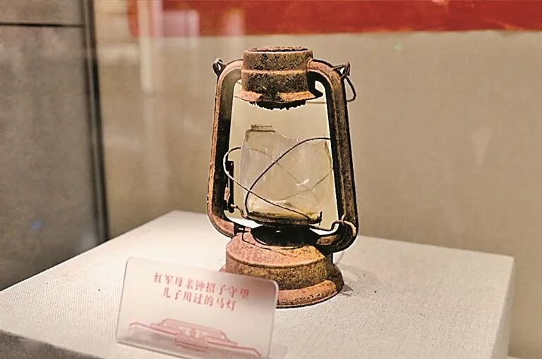 这灯，照耀光明