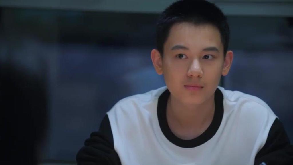 打开 打开 《老男孩》萧晗搬进周洲家,萧晗打篮球受伤 打开 【虎扑】