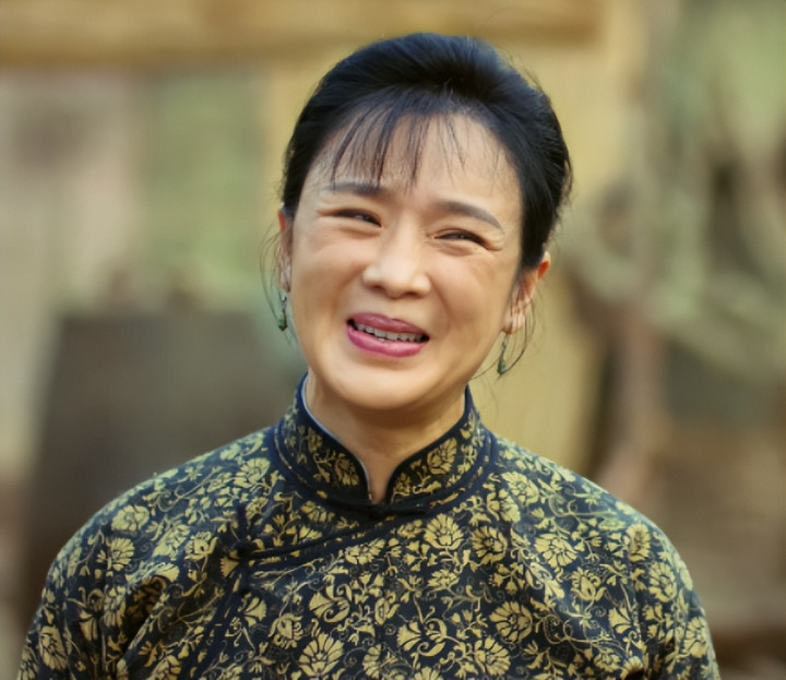 ���ӿ�ս��: �غ�����ƶ���Ϸ, ���Ů����Ȼ����轺���Ա�����(Ӱ�������غ��)