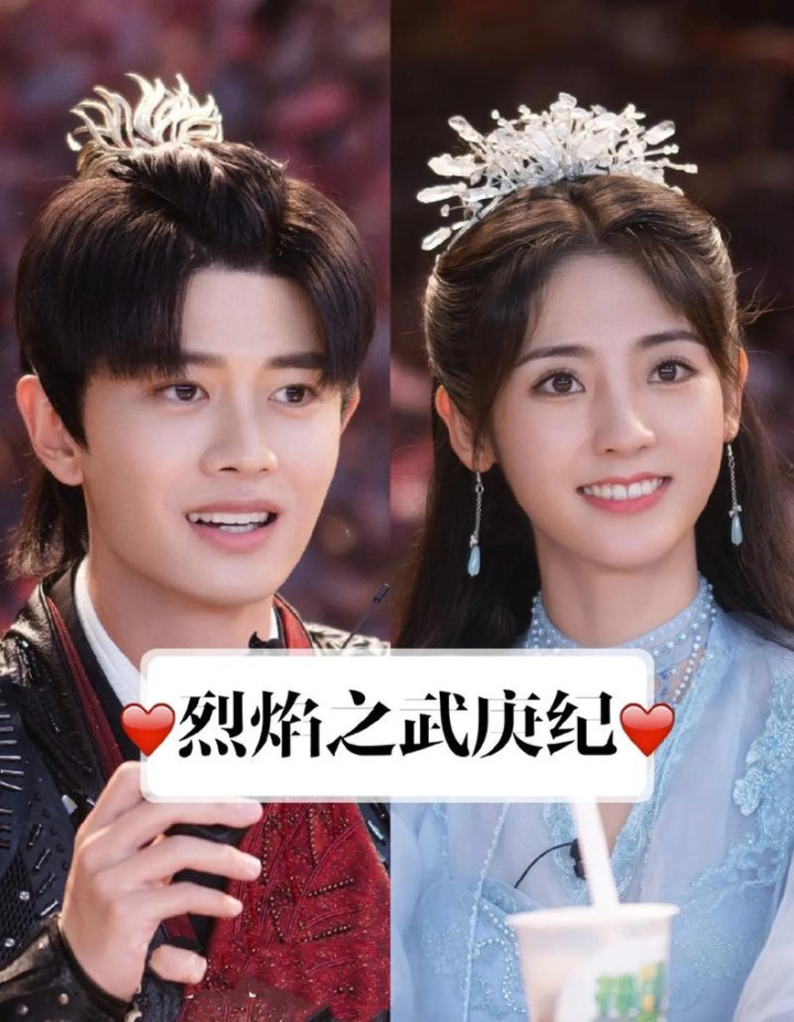 �μ��׾��е�Ů�����ǶԱ�!