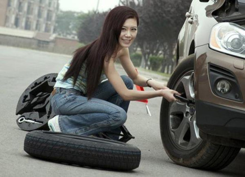 修车师傅说: 车开了4年必须换轮胎? 其实8年也行