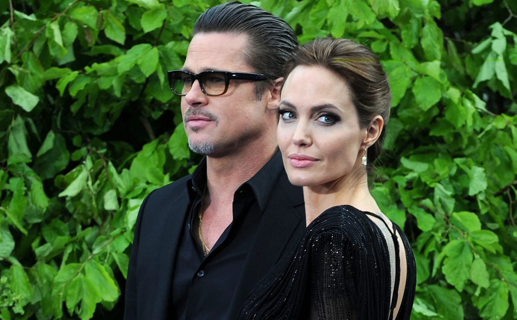 大爆料:皮特朱莉,真爱如何走向毁灭!飞机上打女人?_zzd_学生时代