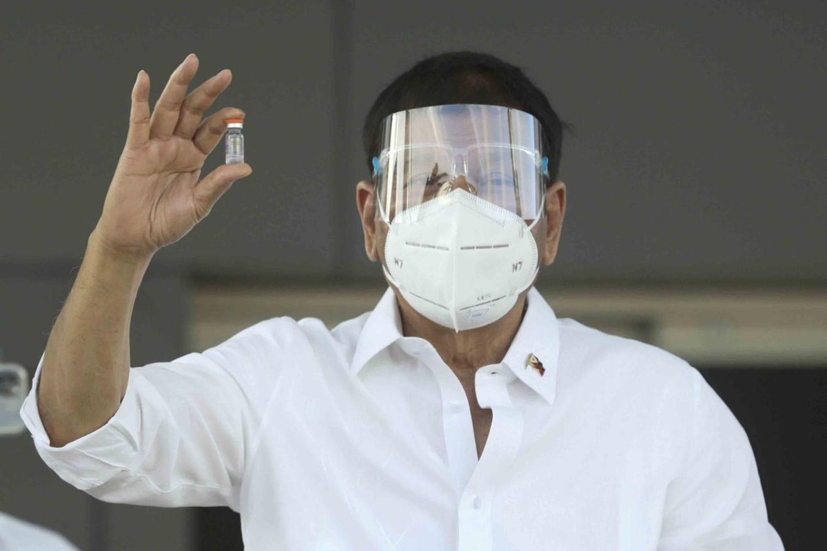 輝瑞疫苗接種處大排長龍, 科興疫苗處卻寥寥無幾, 杜特爾特: 不準挑! - 時光新聞