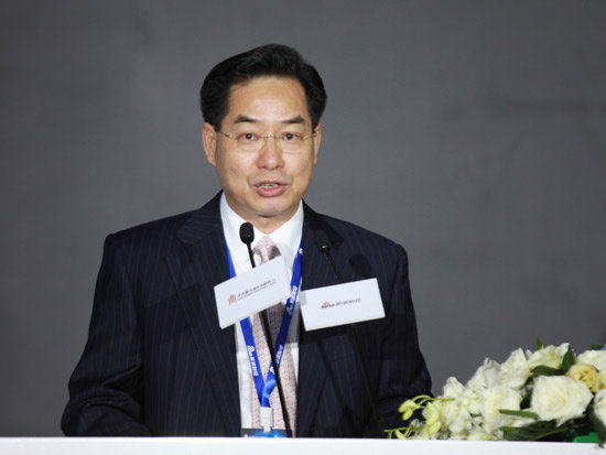 董建岳在信中透露,中国人寿将全面进入广发银行董事会.