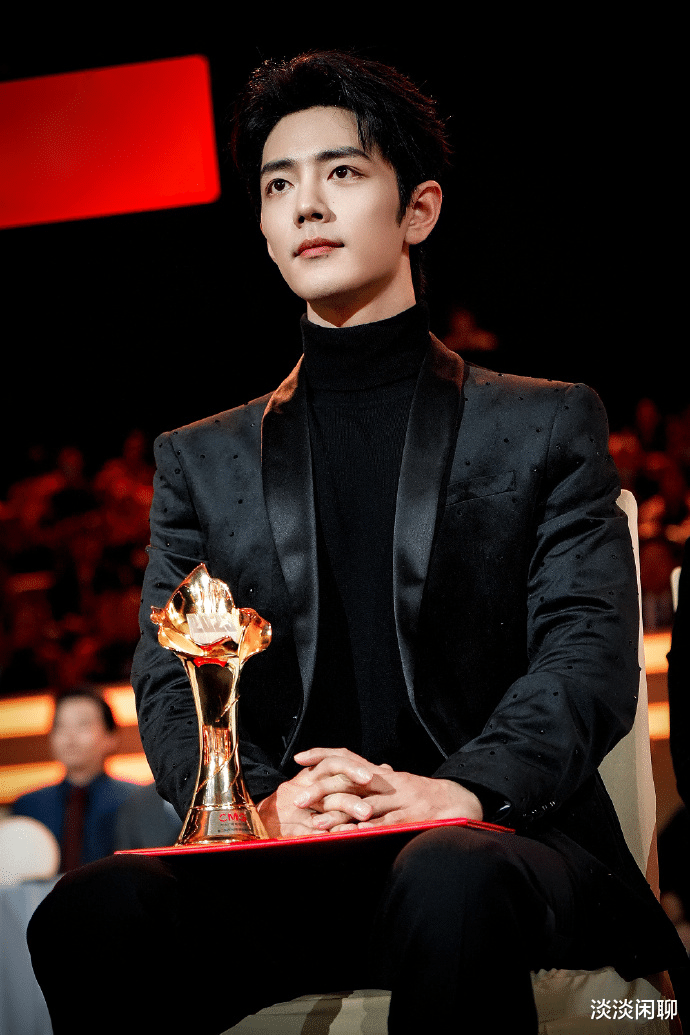 肖战新剧上热搜! 大男主变大女主剧? 粉丝: 请看官方