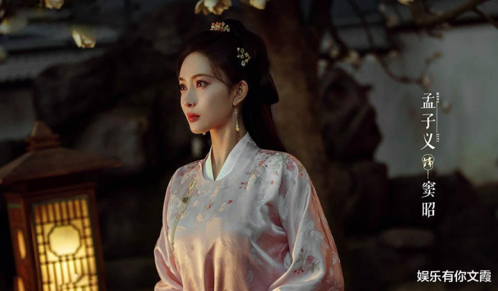 ��һ����װ��������Ϯ, ������������ǿǿЯ��, �������к�Ϸ����