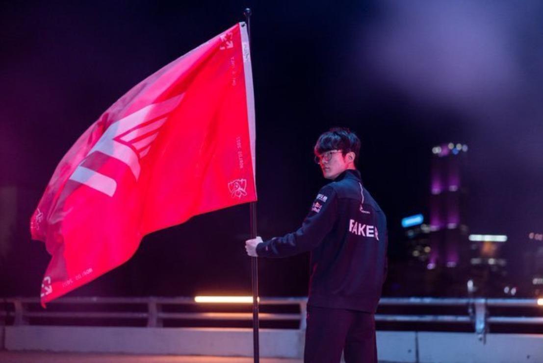 今年英雄联盟T1战队离世界冠军就差那么一小步，也算是重建起昔日王朝了。不过随着LOL第一人Faker