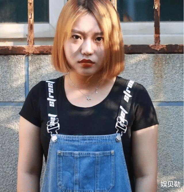 李雪琴在《热辣滚烫》中, 演第三者让人乐, 天赋表演扭转观众三观(热搜 李雪琴)