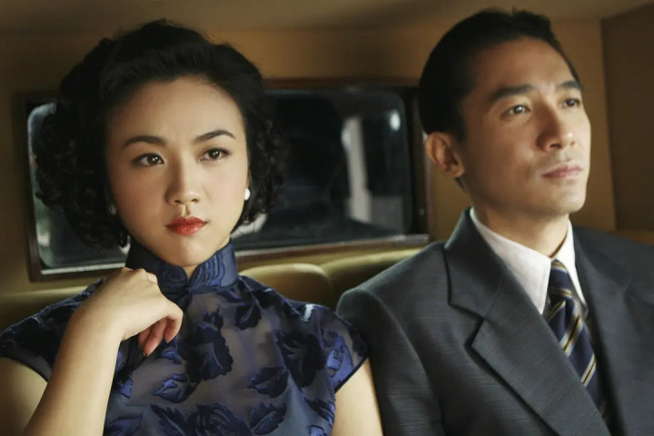 ��Ӱ��ɫ�䡷: Ů��, �����׸ж�