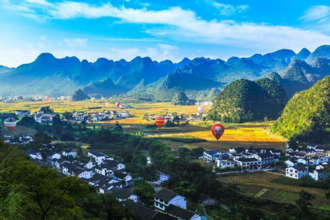 黔西南州擁有神奇的旅遊資源,這裡山川秀美,景色迷人,是西部開發前景