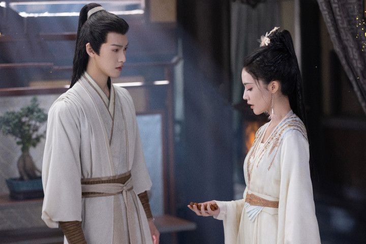 ��������: ���ɵ�������һ��, �����������ǳ�, ���ֻ������һ��(����,��¶˼,������,������˭������)