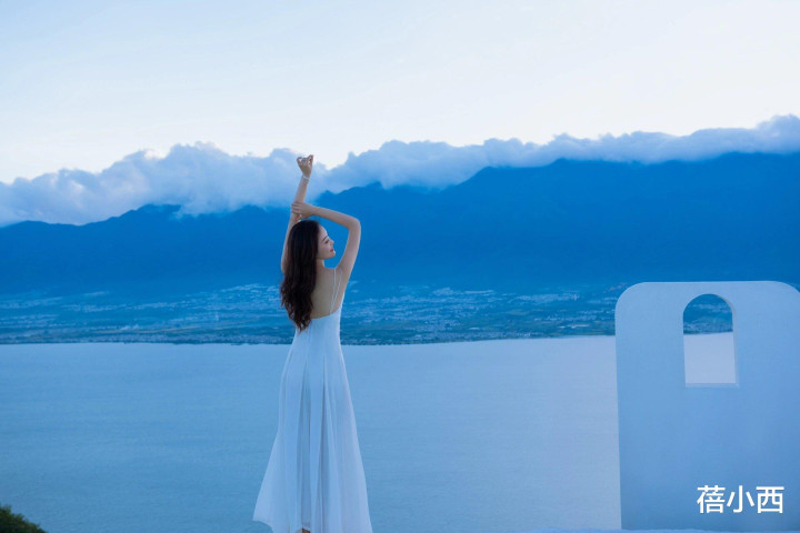 漣С⣬һϮɫҲȹߵŮ(Ĵ,С,ȹ,,Ů)