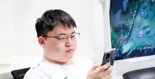 风哥直言S7小狗会玩霞, 遭网友质疑? 网友吐槽: 现在尬洗没意思!